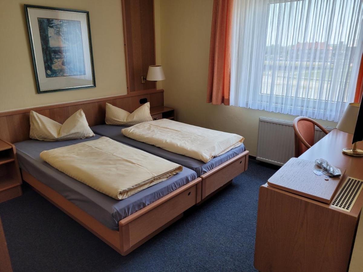 אמדן Ems-Hotel מראה חיצוני תמונה